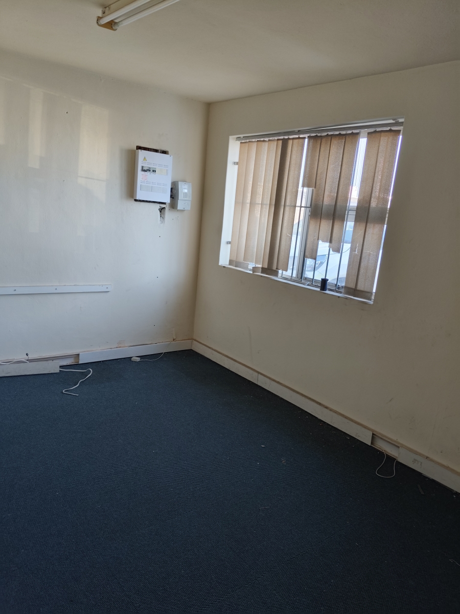 To Let Commercial Property for Rent in Okavango Park Western Cape